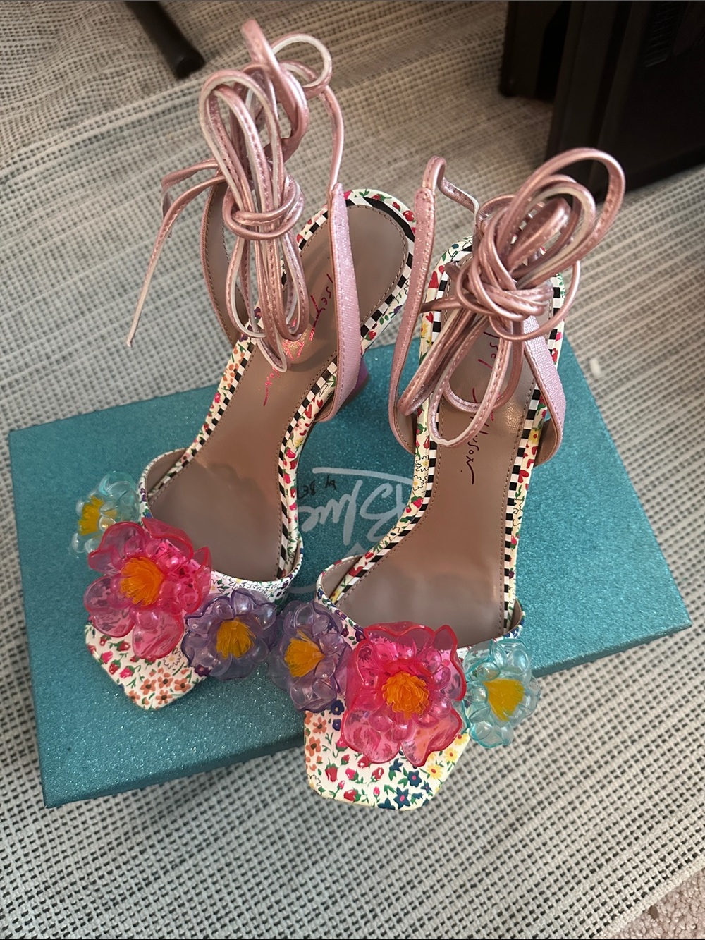 NEW Size 8.5 Betsey Johnson Delany Pink Multi Floral Lace-Up High Heel Sandal - Picture 2 of 3